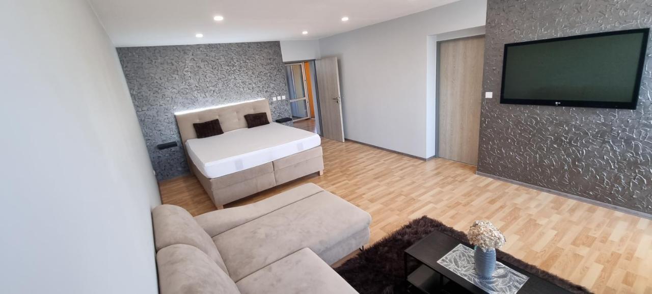 מיקולוב Apartman Viktorie מראה חיצוני תמונה