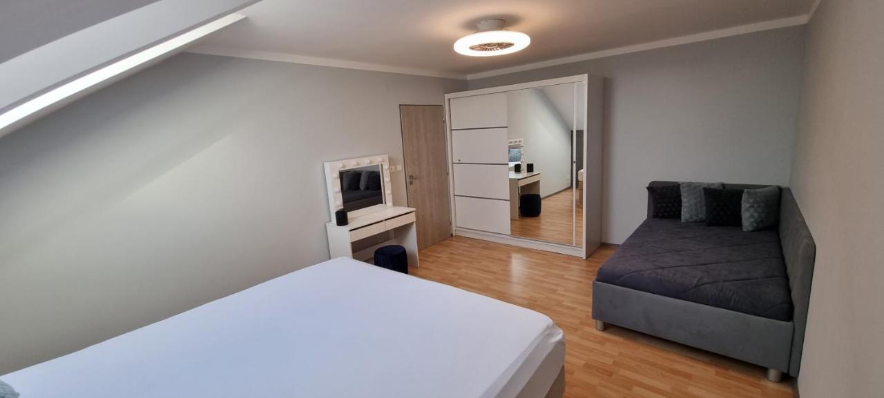 מיקולוב Apartman Viktorie מראה חיצוני תמונה