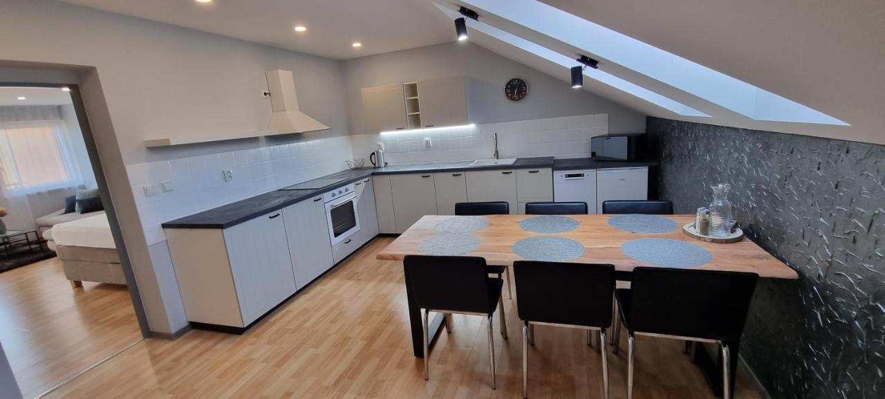מיקולוב Apartman Viktorie מראה חיצוני תמונה